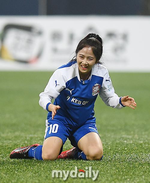 李玟娥韩国女足图片