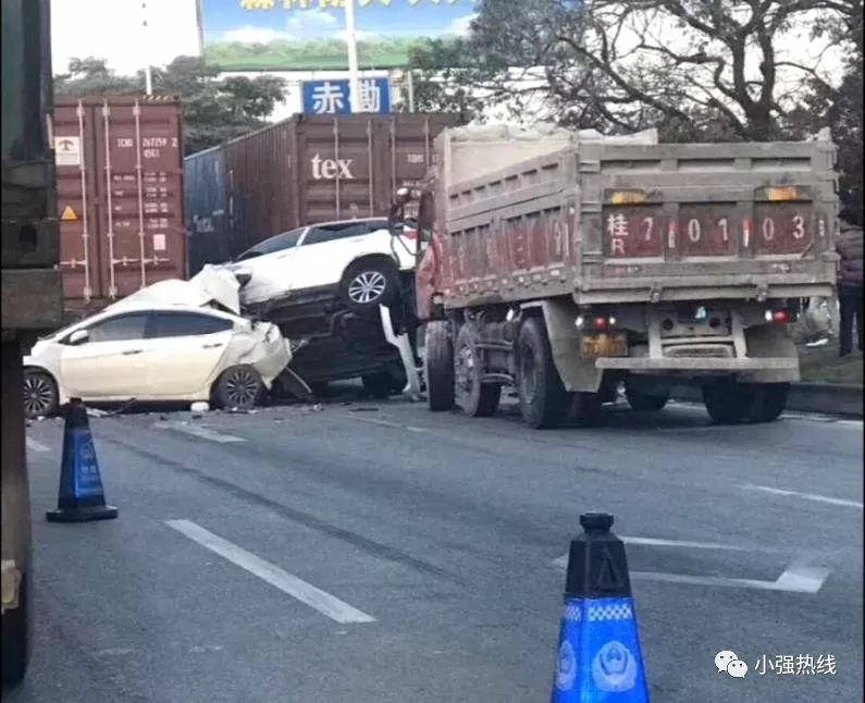 三水方向行驶行驶至南海区桂丹路丹灶镇赤坎村交通信号灯路口时追尾