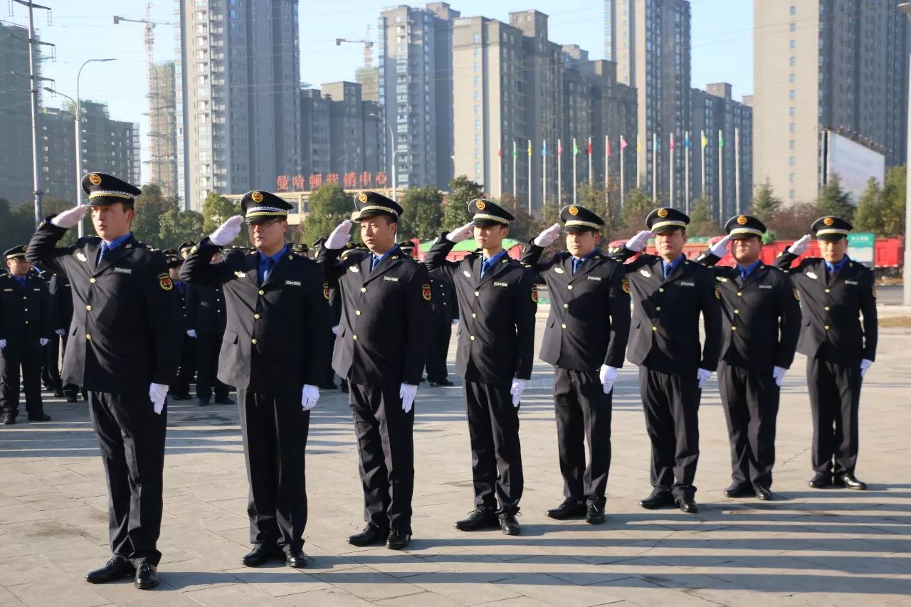 中国城管统一制服图片