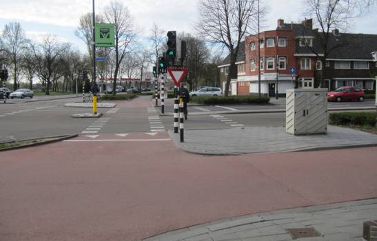 视野这样的交叉口设计可以让自行车出行更安全