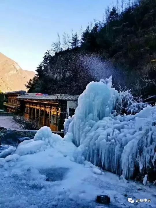 积石山县大墩峡的雪景图片