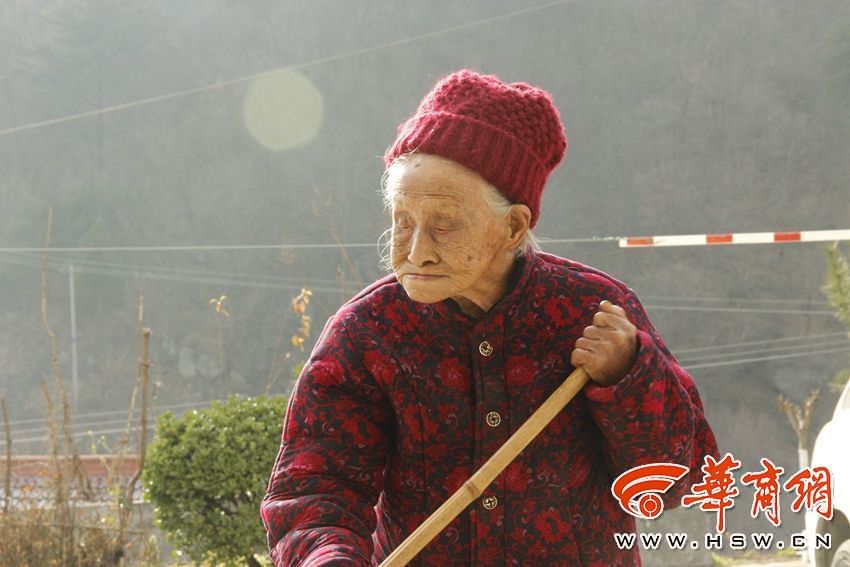 101岁东北奶奶图片