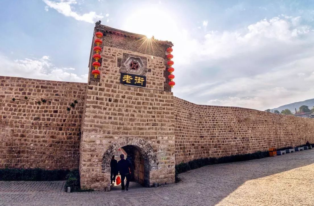 神垕古鎮建在山腰,因瓷而立,憑藉鈞瓷聲名遠播.