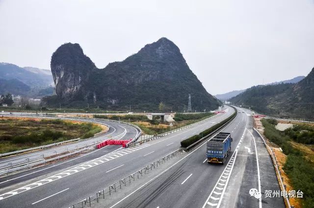 高速公路钟山段回龙互通钟山西收费站,富阳收费站进入永贺高速公路