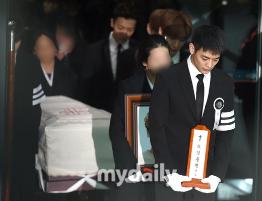 金钟铉出殡仪式她却被骂惨了!号称韩国第一虎?