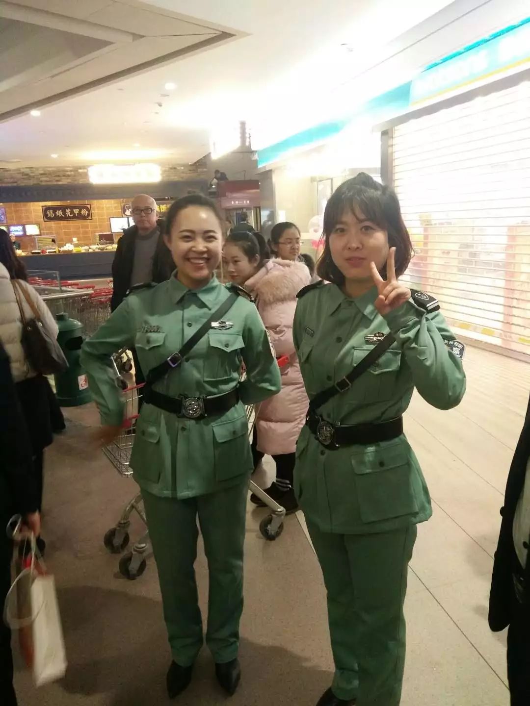 香港警服女士图片