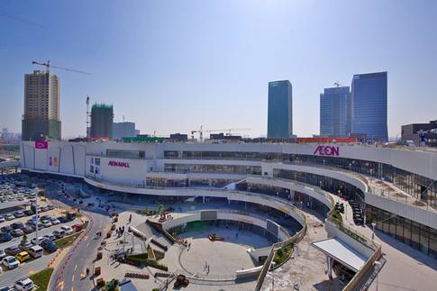 永旺梦乐城佛山大沥,总建筑面积21万平方米,是华南区最大的永旺梦乐
