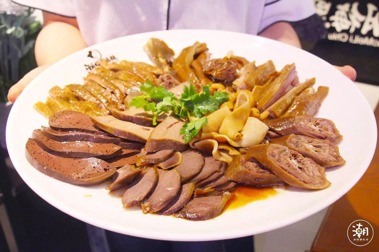说到今年深圳餐饮最火的门类位置:世纪汇b104人气网红,正宗潮汕美食