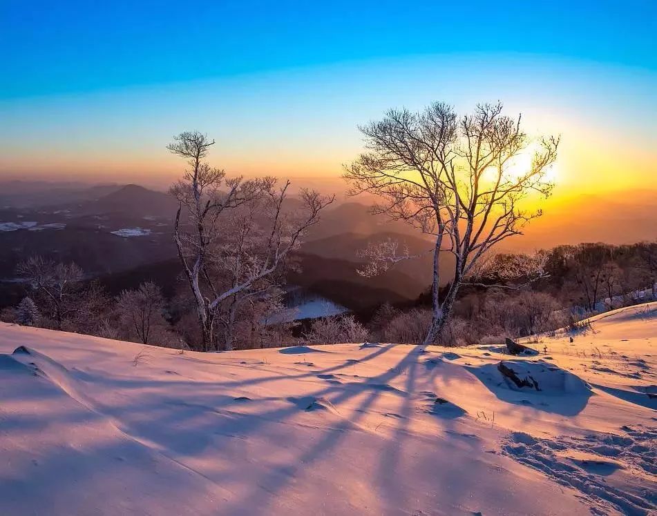 雪山日出