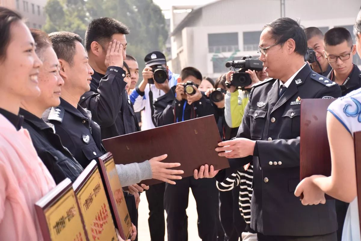 廣東警官學院第十一屆田徑校運會開幕式在我院嘉禾校區的運動場隆重