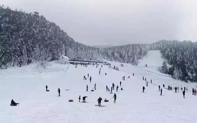 六盘水梅花山国际滑雪场