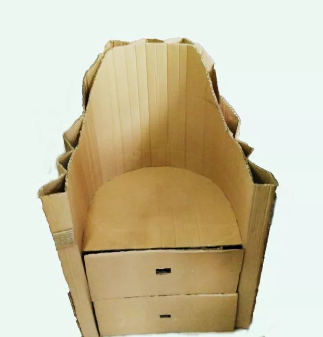 【创意作品】瓦楞纸做的椅子?