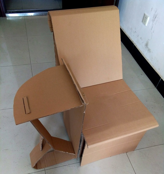 创意作品瓦楞纸做的椅子