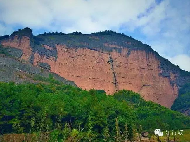 武義牛頭山,泡天然森林溫泉,訪太極星象村,賞十里丹霞大紅巖!