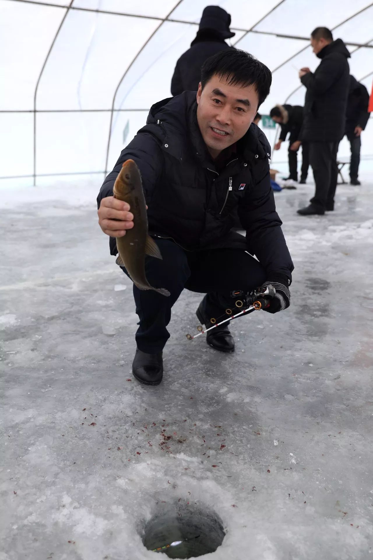 第一届中国北方钓鱼城·哈尔滨通河县千人冰钓大奖赛圆满成功