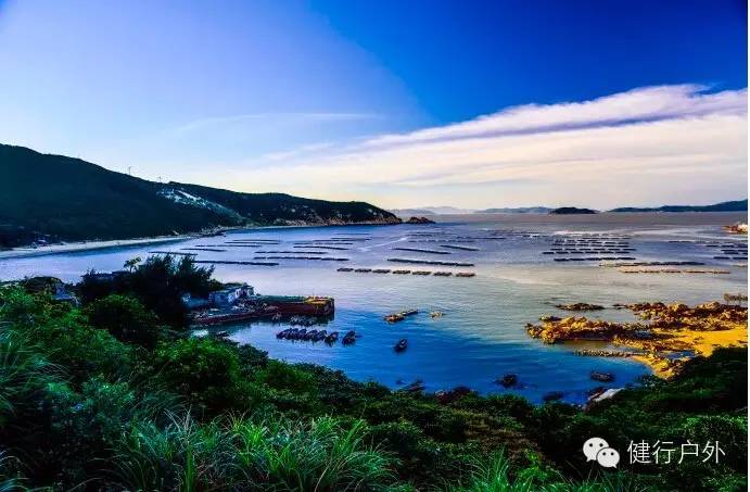 旅遊 正文 高欄港位於珠海南水鎮,周圍群山延綿,植被茂密,滿目蒼翠