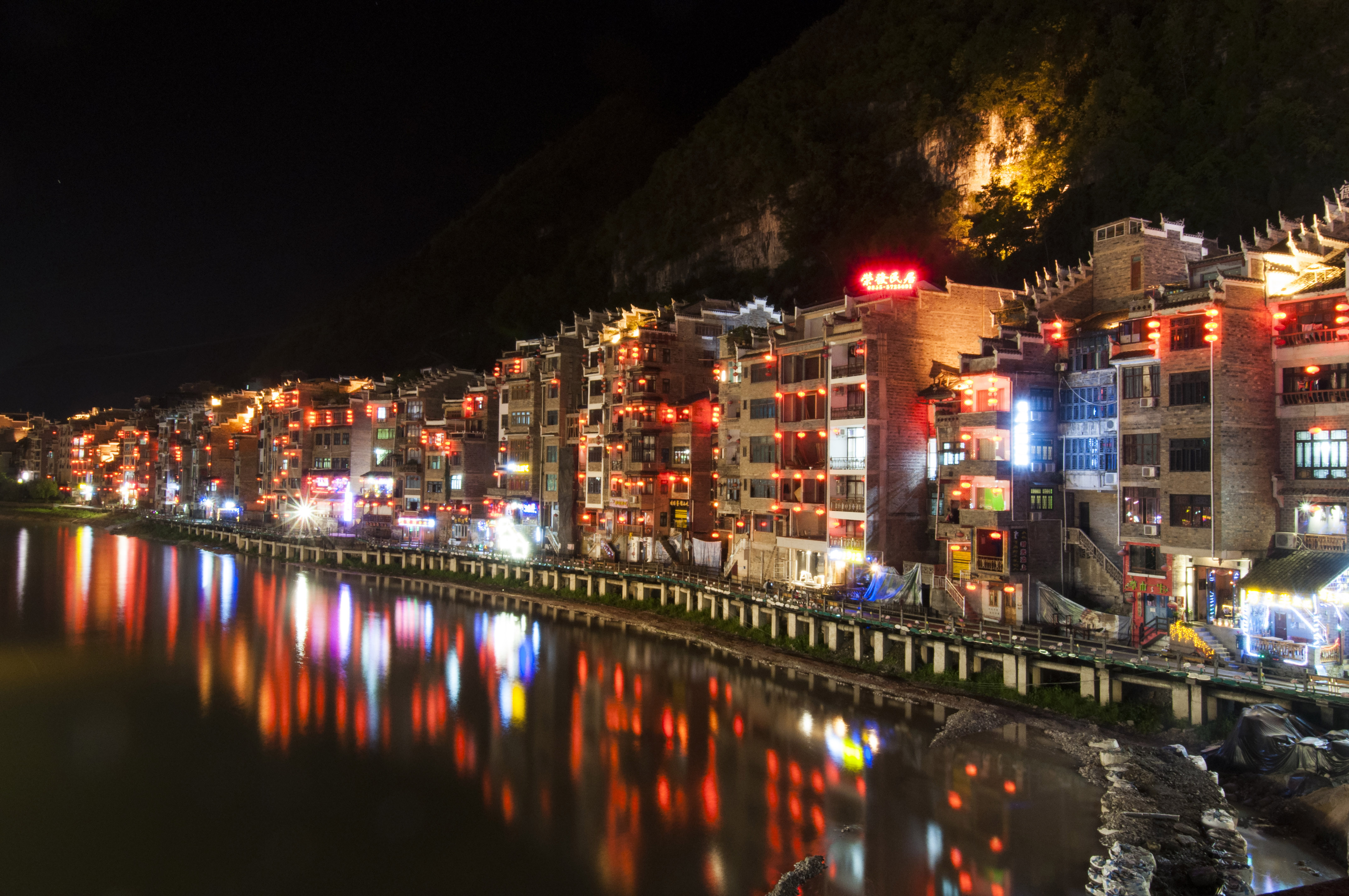 盤點2017年路過你的風景:鎮遠古鎮夜景