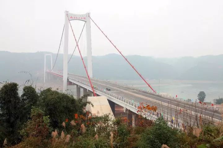 宜泸高速南溪长江大桥