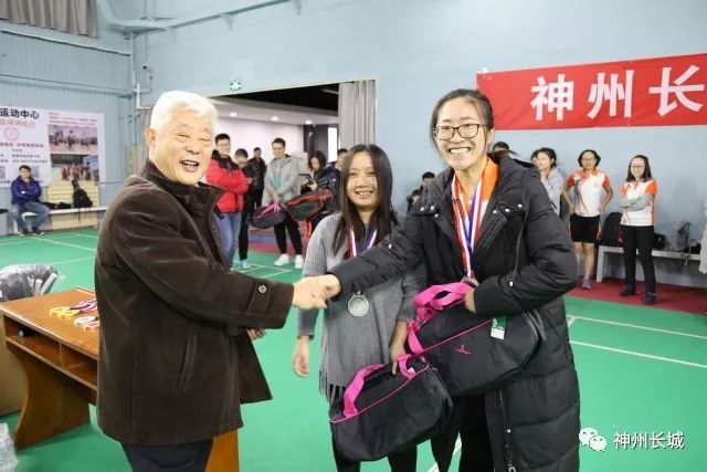 雙打冠軍周彤,馮秀英男女混合雙打亞軍董志剛,柴金歌男女混合雙打季軍