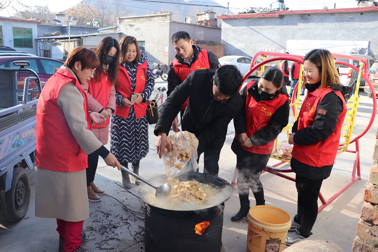 河北省爱心志愿服务协会保定分会首家公益"爱心食堂"正式启动