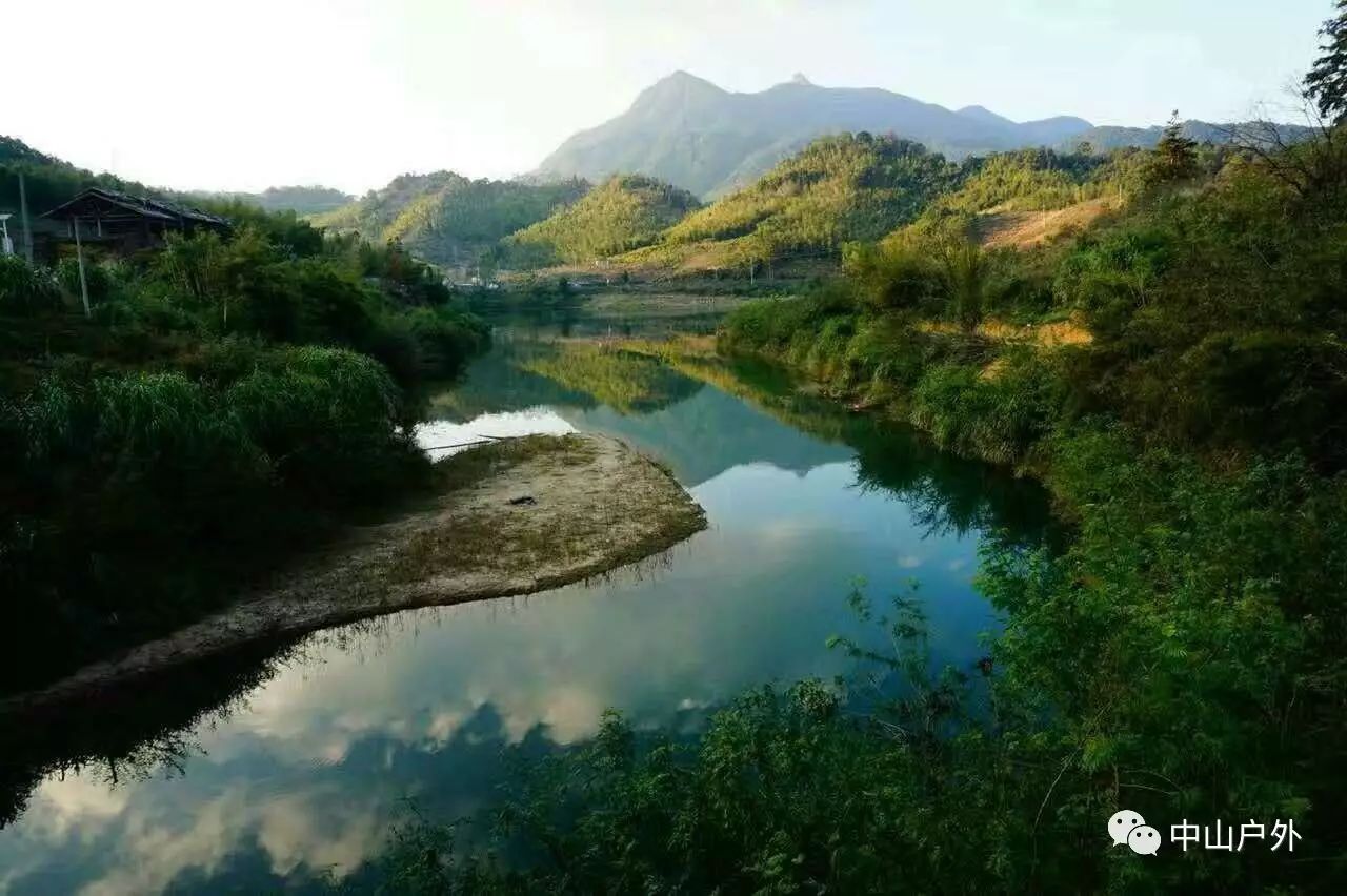 12月31日從化溪古線山水竹林徒步觀丹楓廊橋秋意濃濃賞流溪香雪梅花