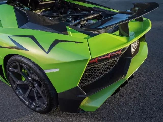 绿牛novitectorado兰博基尼aventadorsvroadster