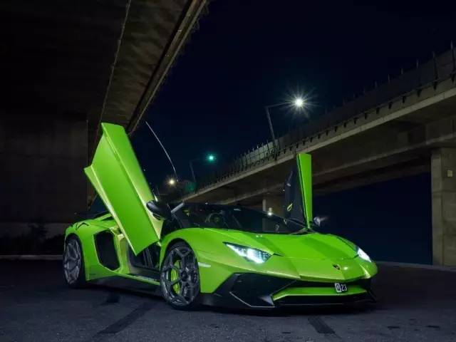 绿牛novitectorado兰博基尼aventadorsvroadster