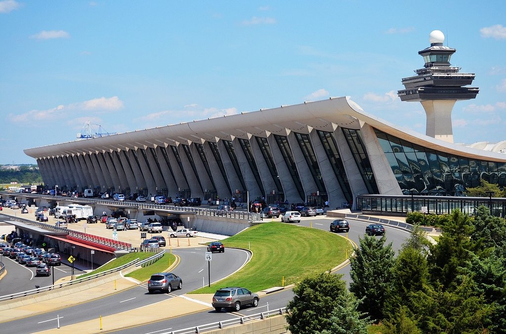 台新版护照疑现美国机场 被讽要成美第51州