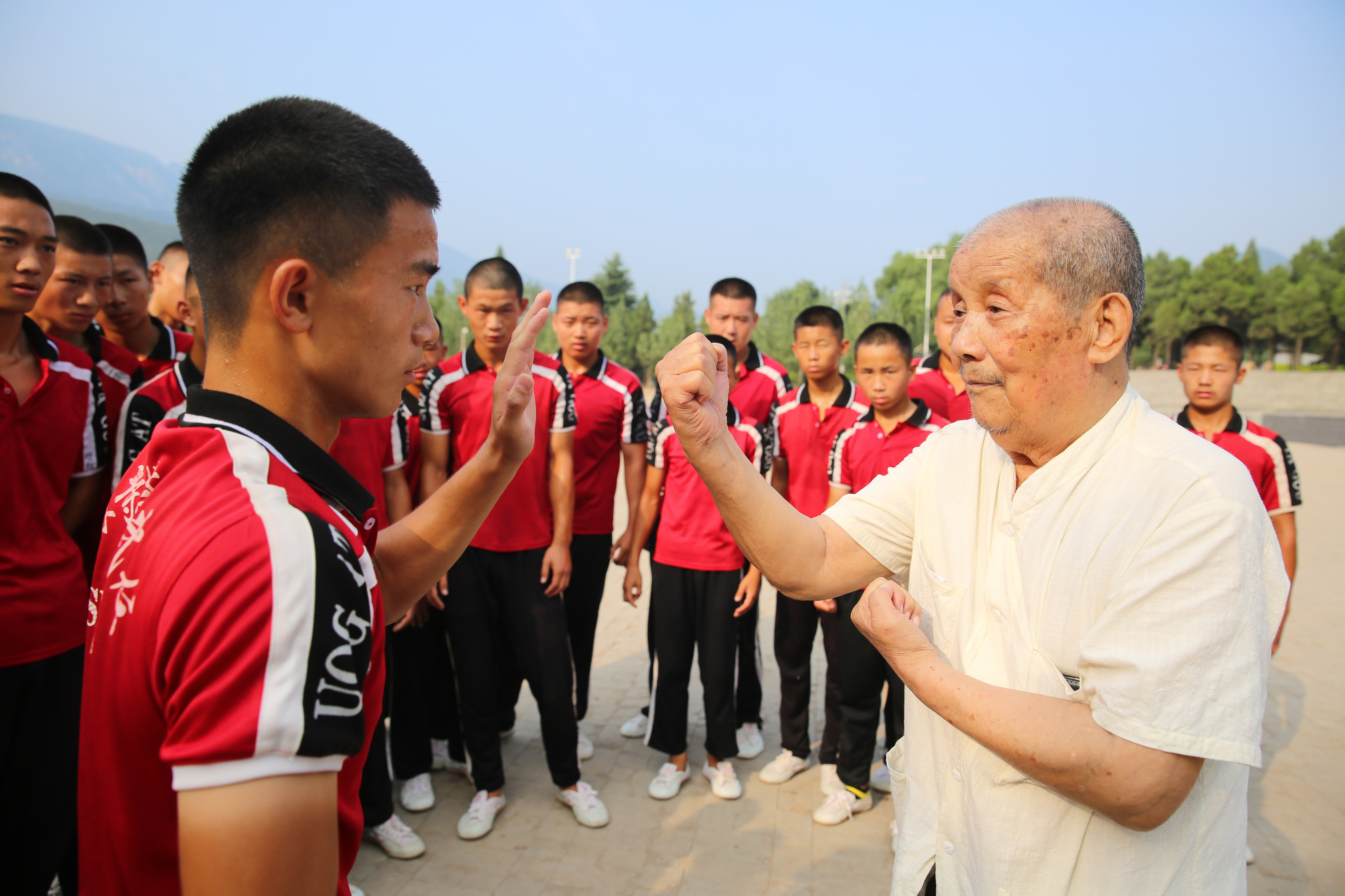 少林塔沟教育集团由出身于武术世家的全国著名拳师,中国民间文化杰出