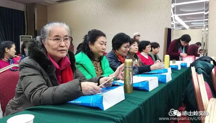 赤土岭快讯陕西省妇女摄影协会第二届会员大会隆重开幕