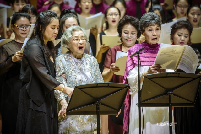 文化 正文 指挥家陈燮阳执棒中国国家交响乐团,演绎作曲家朱践耳先生