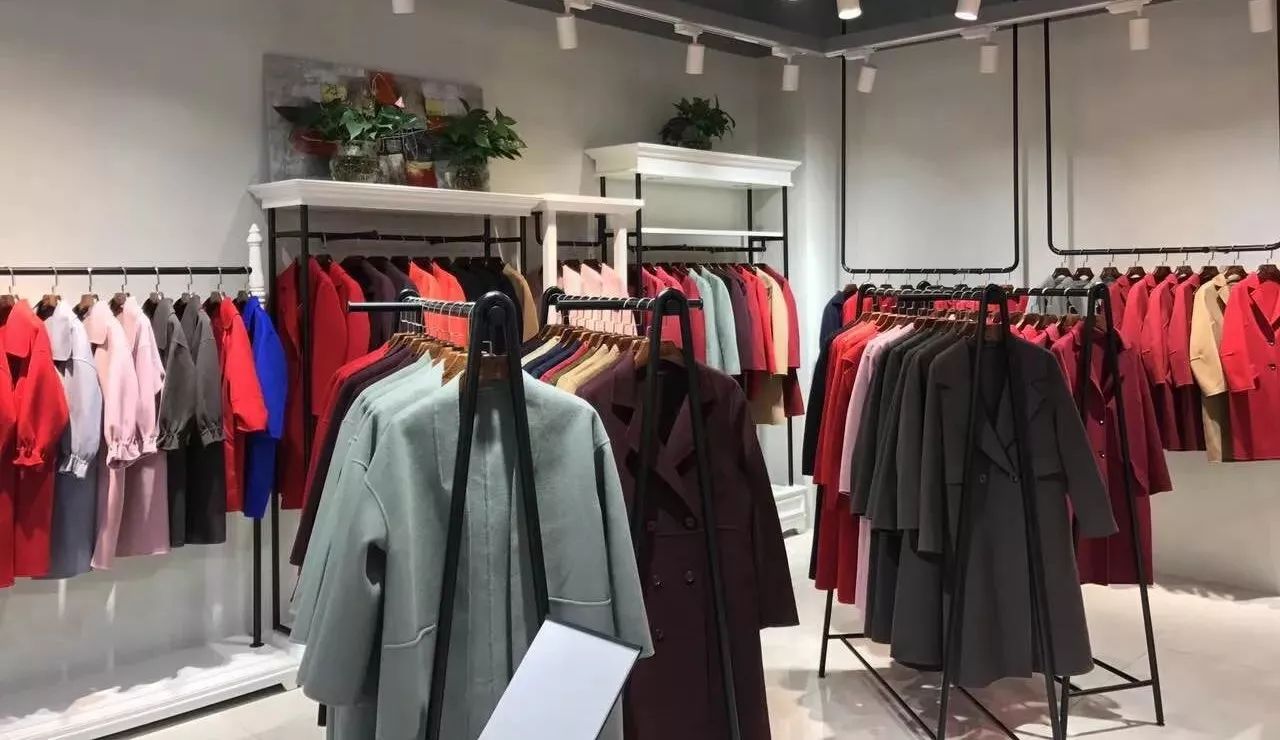 洪塘西路33号(宁亿服饰有限公司展厅 店内女双面羊绒大衣220元起!