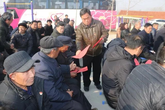 单县在郭村镇翟楼村召开全县村两委换届选举工作现场会