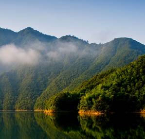 常山國家森林公園黃岡山與三清山同屬懷玉山脈的組成部分,有