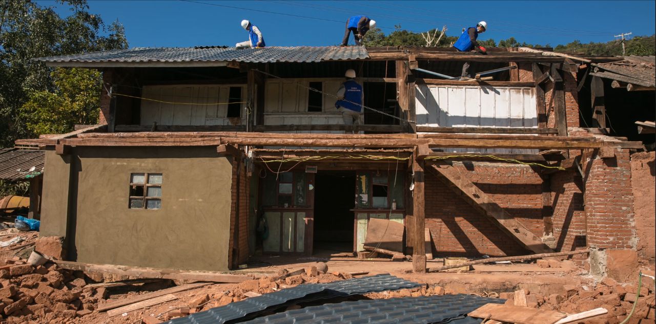 梦"最怕地震,我们的土坯房当时建的时候没钱也没精力考虑抗震问题