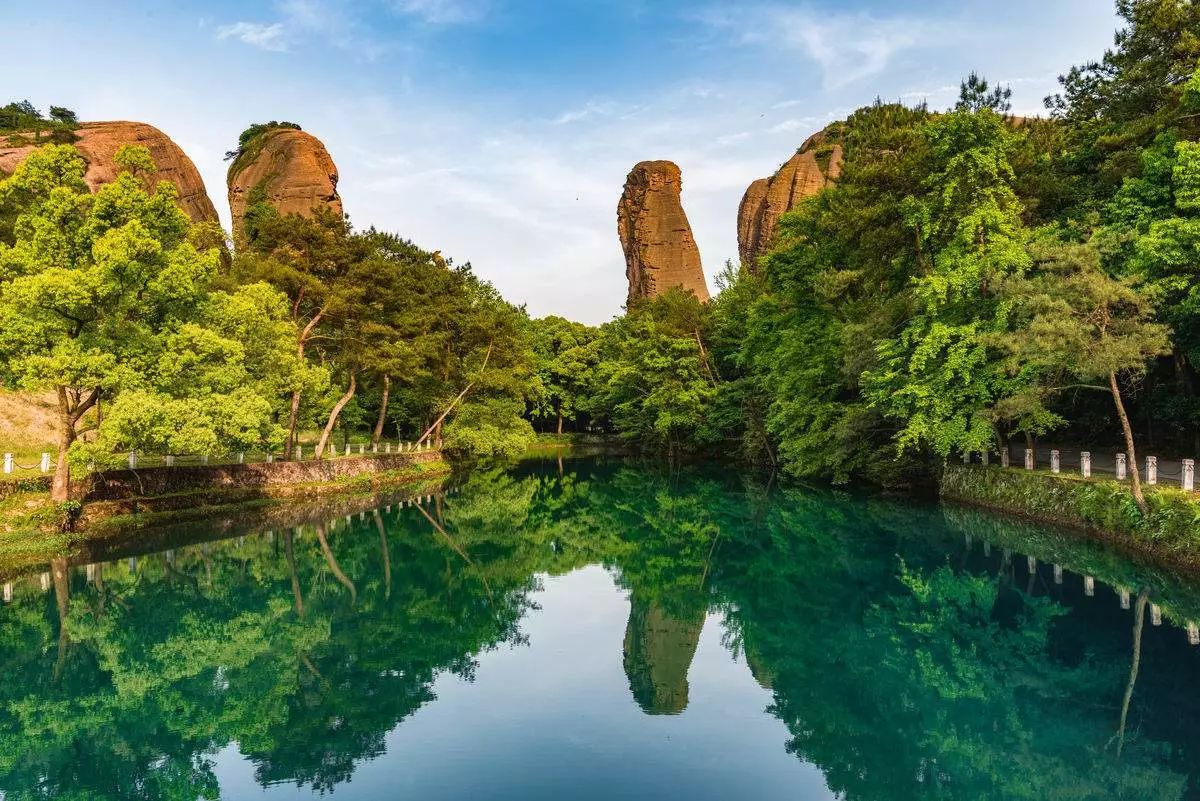 龟峰山风景区弋阳图片