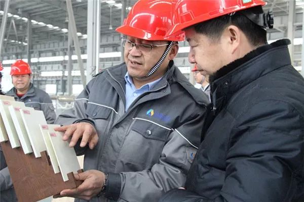 今日頭條昌吉州黨委副書記副州長張承義赴阜康工業園調研