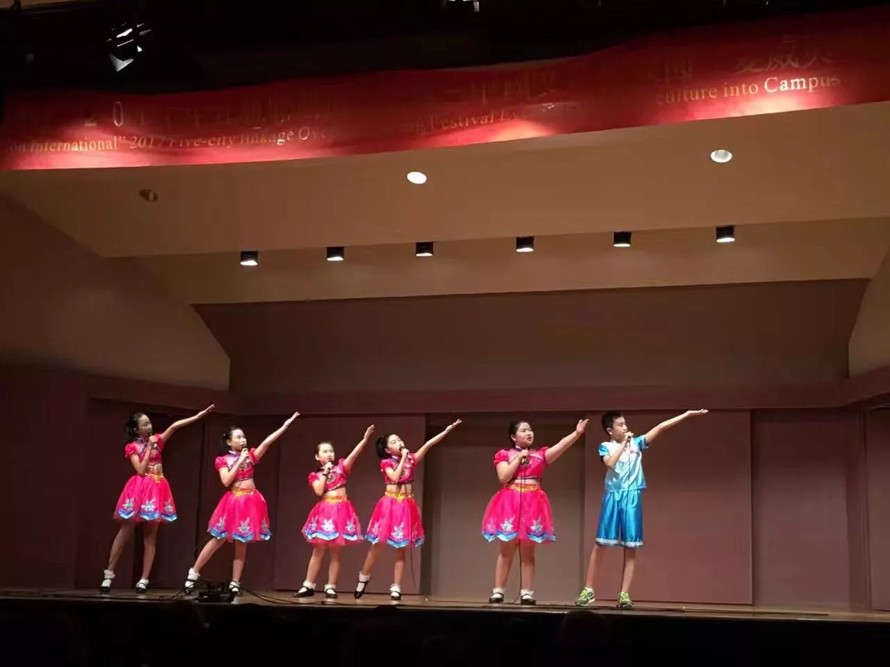 小云雀儿童合唱团,在夏威夷唱响天籁之音