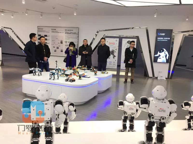 两江新区小学师生学)门罗小编:两江机器人展示中心的建立和运营