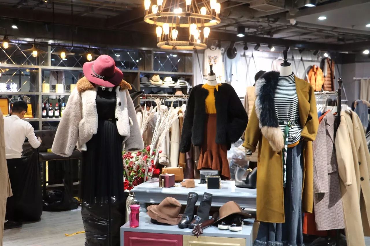 太原柳巷服装商场图片