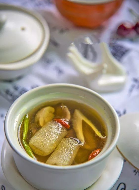 【美食】竹荪土鸡汤,寒风天里的暖心滋补汤