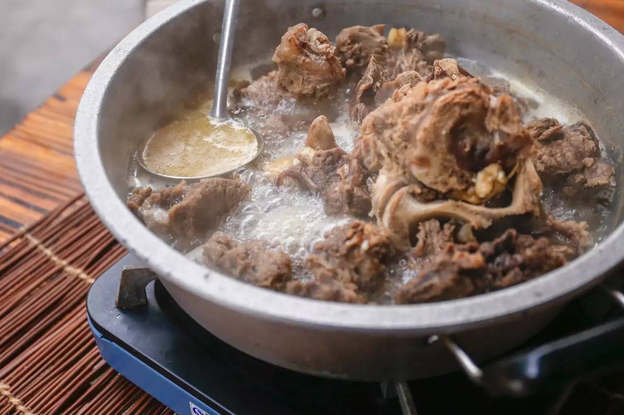 打飞的过来的羔羊牦牛小苹果原唱点名要食的高原美食就藏身系佛山呢个