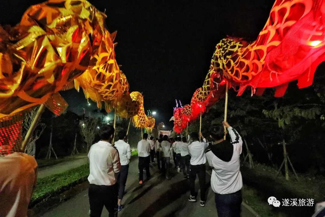 儒美遂溪璀璨夺目昨夜的烟花让整个遂溪难以入眠