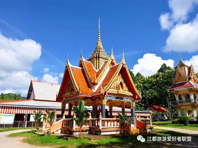 海龍寺是普吉島上最有靈性的寺院.