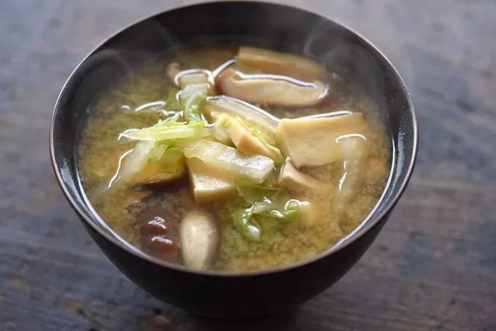 日本人最爱的味噌汤到底怎么做才好喝?4种教程赶紧get起来!