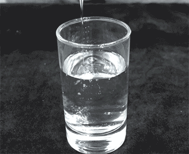 水杯倒水动态图片好看图片