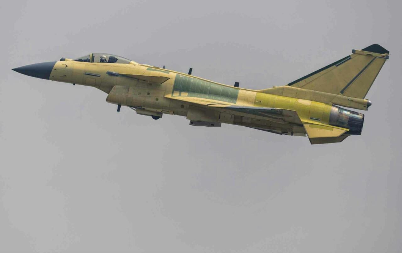 中国歼10战斗机即将出口伊朗?美俄两国的态度说出了实话