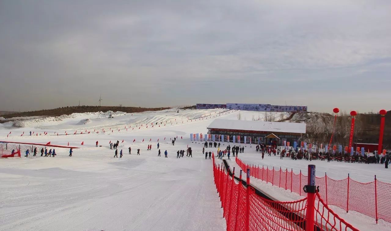 张家口明湖冰雪嘉年华图片