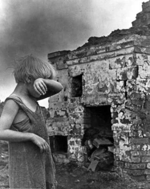 战争下的儿童悲惨图片