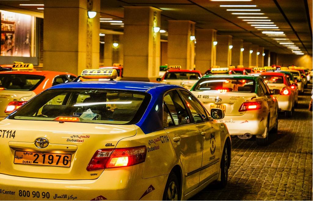 迪拜出租车是什么车图片